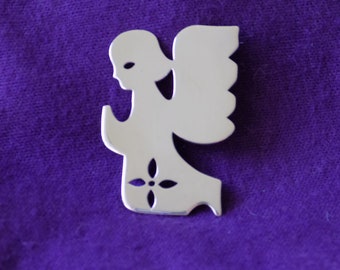 Retired James Avery Angel Brooch: Classic Sterling Silver Design
