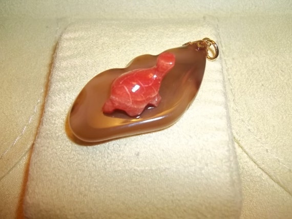 Coral Turtle Pendant: 18kt Gold, Brown Jade Vinta… - image 5