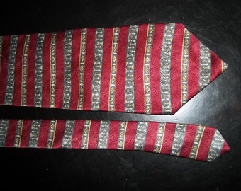 GEOFFREY BEENE Necktie Classy Red 100% Silk Tie Free Shipping