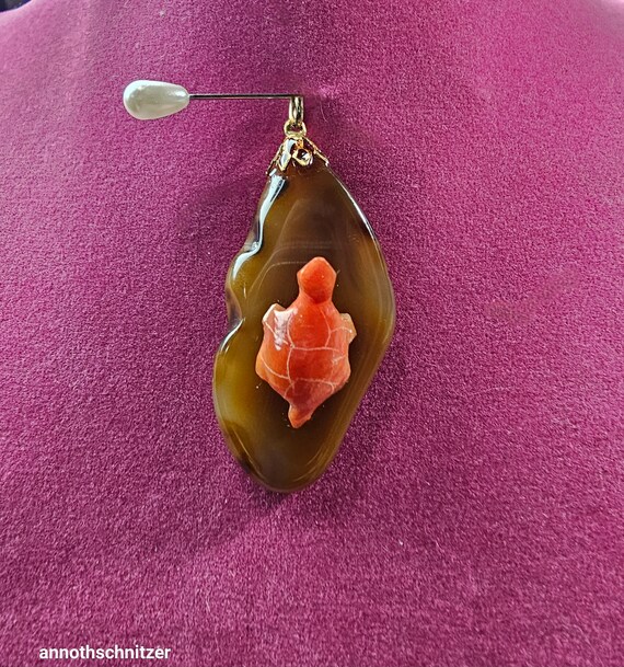Coral Turtle Pendant: 18kt Gold, Brown Jade Vinta… - image 8