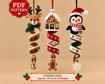 Patrón PDF para adorno de ganchillo de casa de jengibre con reno y pingüino, 3 adornos navideños de cinta en espiral, trío de decoración para árbol de Navidad amigurumi.