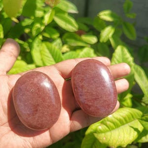 Natural Strawberry Quartz Palm Stone: Gemstone Palm Stone, Pocket Stone, Tumbled Gem, Boho Altar Decor, Reiki Practice, Spiritual Gift