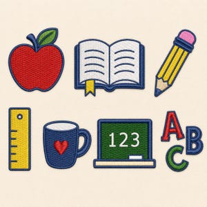 Puede incluir: Un conjunto de parches bordados con temática escolar que incluye una manzana roja con una hoja verde, un libro abierto con un marcapáginas amarillo, un lápiz amarillo, una regla amarilla, una taza azul con un corazón rojo, una pizarra verde con 123 y las letras A, B, C.