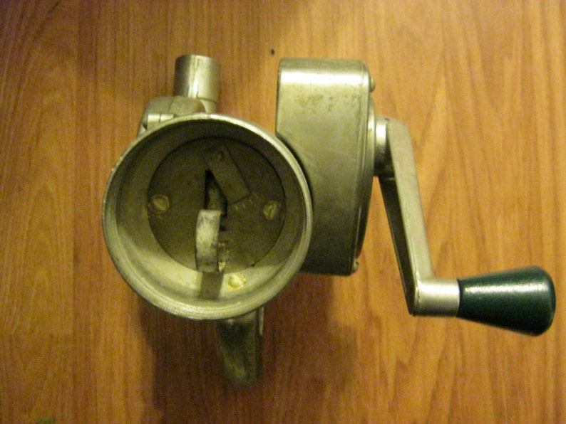 Vintage Scotts Zephyr garden duster or sprayer model A 61 Etsy