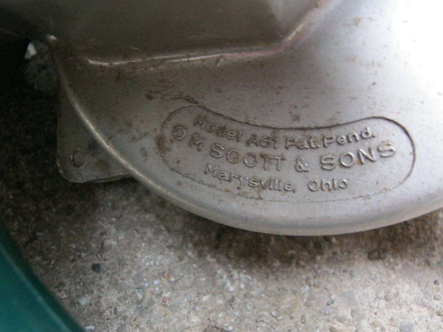 Vintage Scotts Zephyr garden duster or sprayer model A 61 Etsy