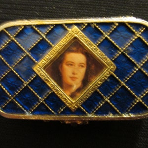 Vintage Estee Lauder Small Gilded And Enameled Compact - Solid Perfume Compact