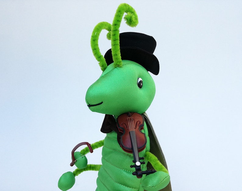 Viktor, the violin-playing grasshopper hand puppet image 5