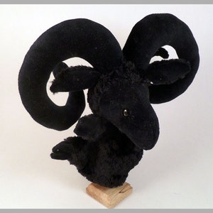 Jeremias, der Widder - Handpuppe