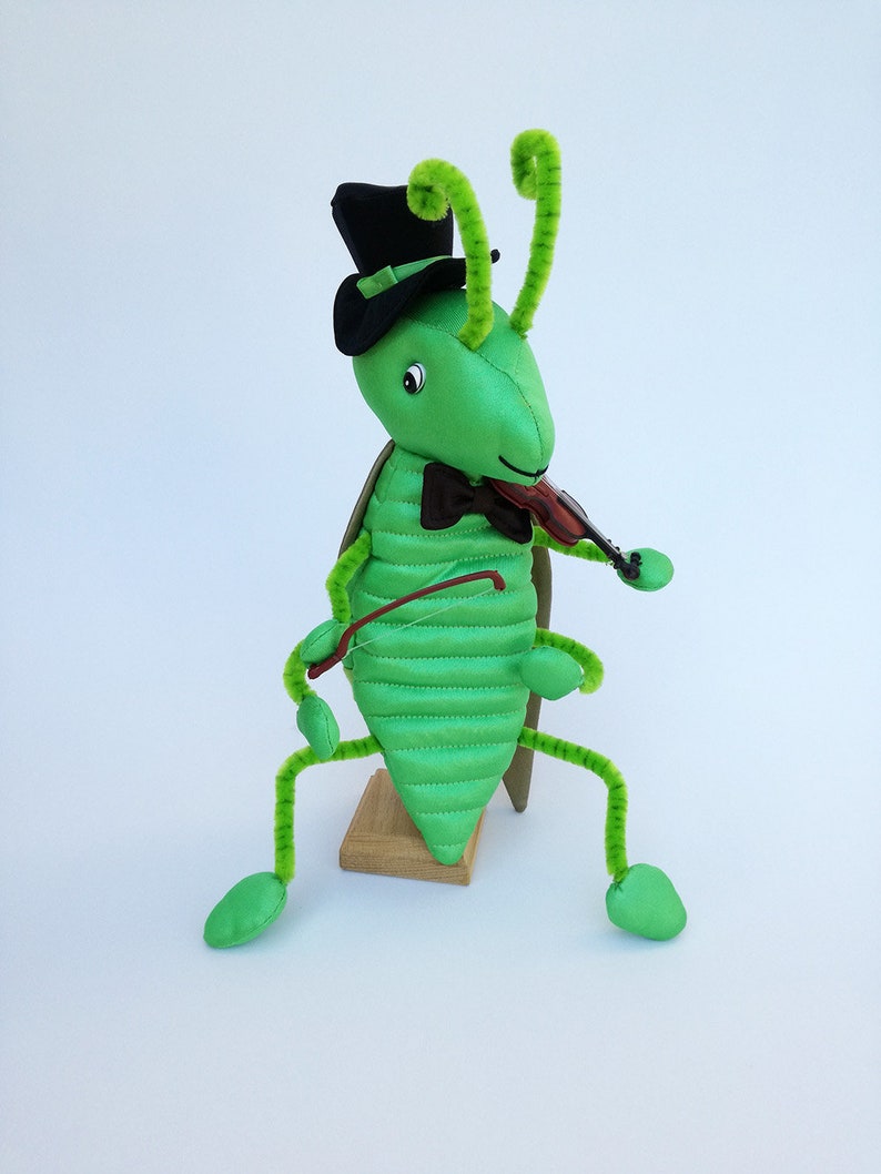 Viktor, the violin-playing grasshopper hand puppet image 6
