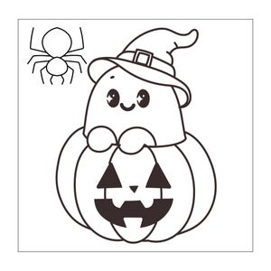 K&ouml;nnte beinhalten: Eine schwarz-wei&szlig;e Strichzeichnung, die einen l&auml;chelnden Geist mit Hexenhut zeigt, der auf einem geschnitzten Halloween-K&uuml;rbis sitzt. Eine Spinne befindet sich in der oberen linken Ecke des Rahmens. Das Design verwendet klare Umrisslinien.