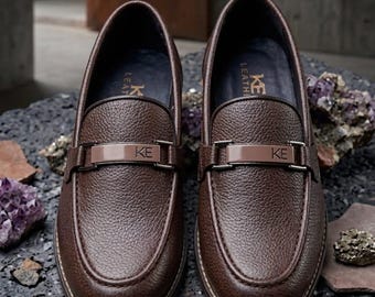 Handmade Pebbled Leather Loafers – Men's Slip-On Dress Shoes with Metal Buckle