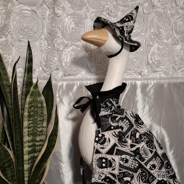 Goth Goose Cape and Witch Bonnet Hat Fit Porch Goose Outfits Lawn Ducks