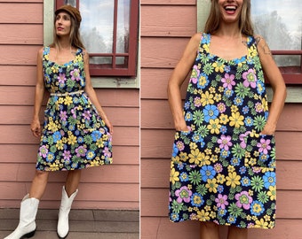 SALE vintage Flower Power Print Sleeveless Dress - L / XL