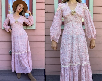 vintage 1970s Mauve Pink Floral Bohemian Gown / Maxi Dress  - S