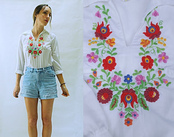 vintage 1970s Hungarian Embroidered Souvenir Peasa