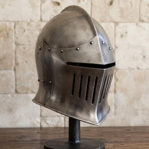Casque gothique médiéval, casque d'armure de chevalier en acier fait main, cadeau Renaissance pour GN et cosplay