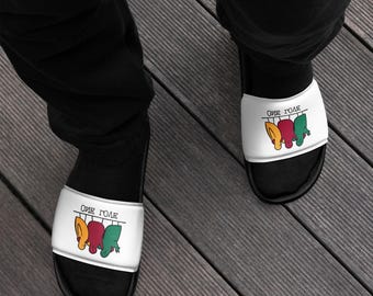 "Herren WerdBerds ""One Love"" Pantoletten | Bequeme Sommer Sandalen | rutschen | Lässiges Alltagsschuhwerk