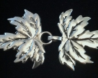 color- blacksilver Cloak clasps