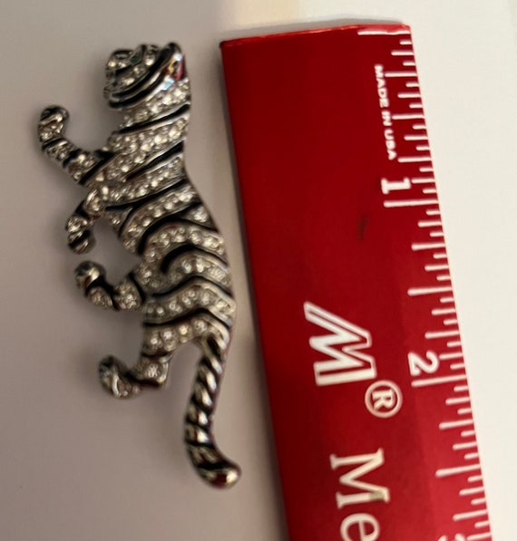 Cougar tiger pin - image 3