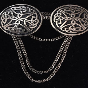 Celtic cloak clasp, silver, endless chain, fibula, penannular, cape closure