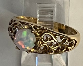 Opal Ring in 10 KaratGold Gr. 7,5