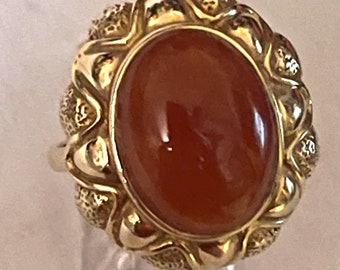 Carnelian ring in 14 karat gold