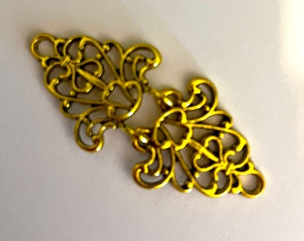 Filigree cloak clasp gold plated, cape closure fibula, penannular