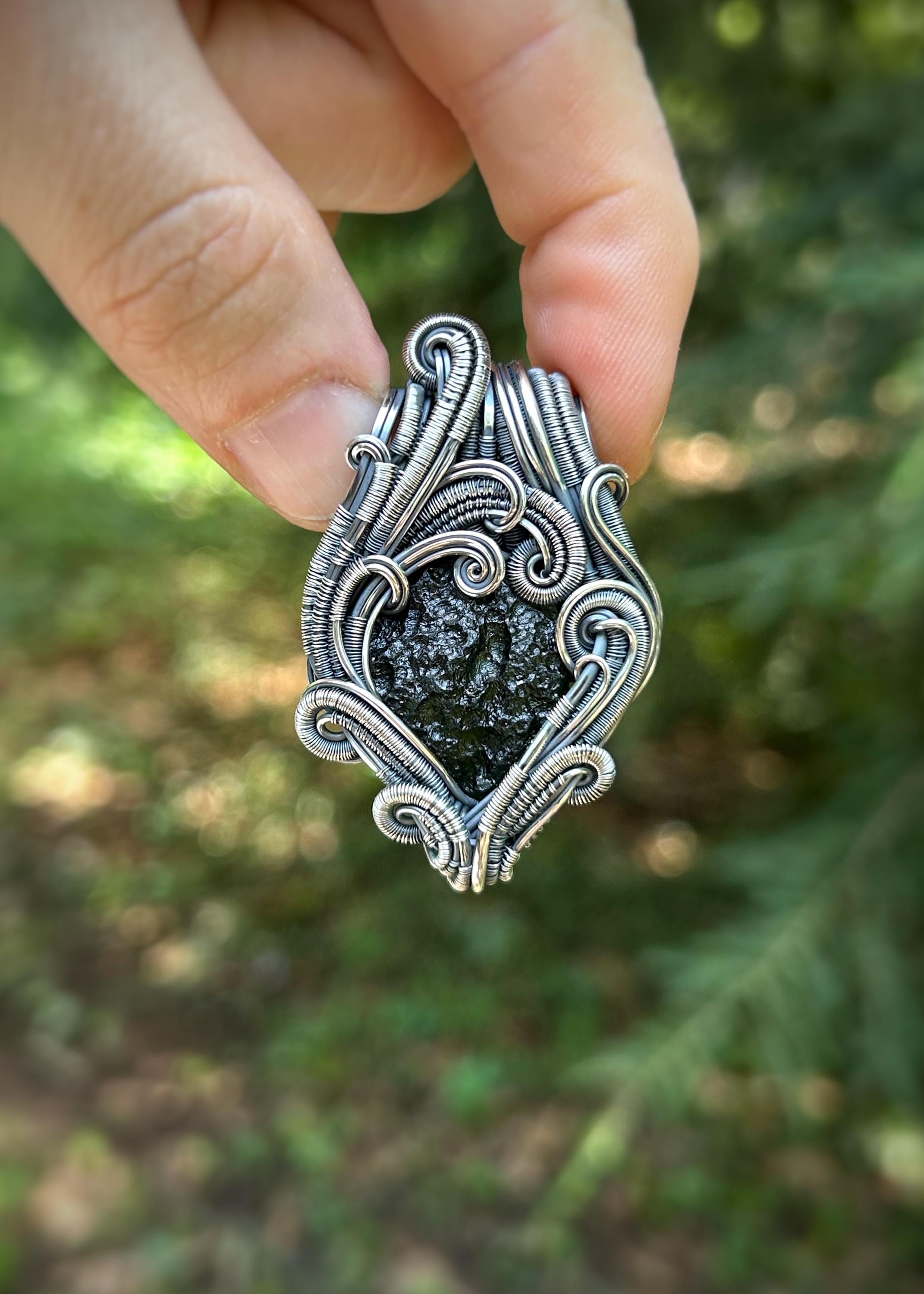 モルダバイトペンダント // クルムモルダバイト // ワイヤーラップ