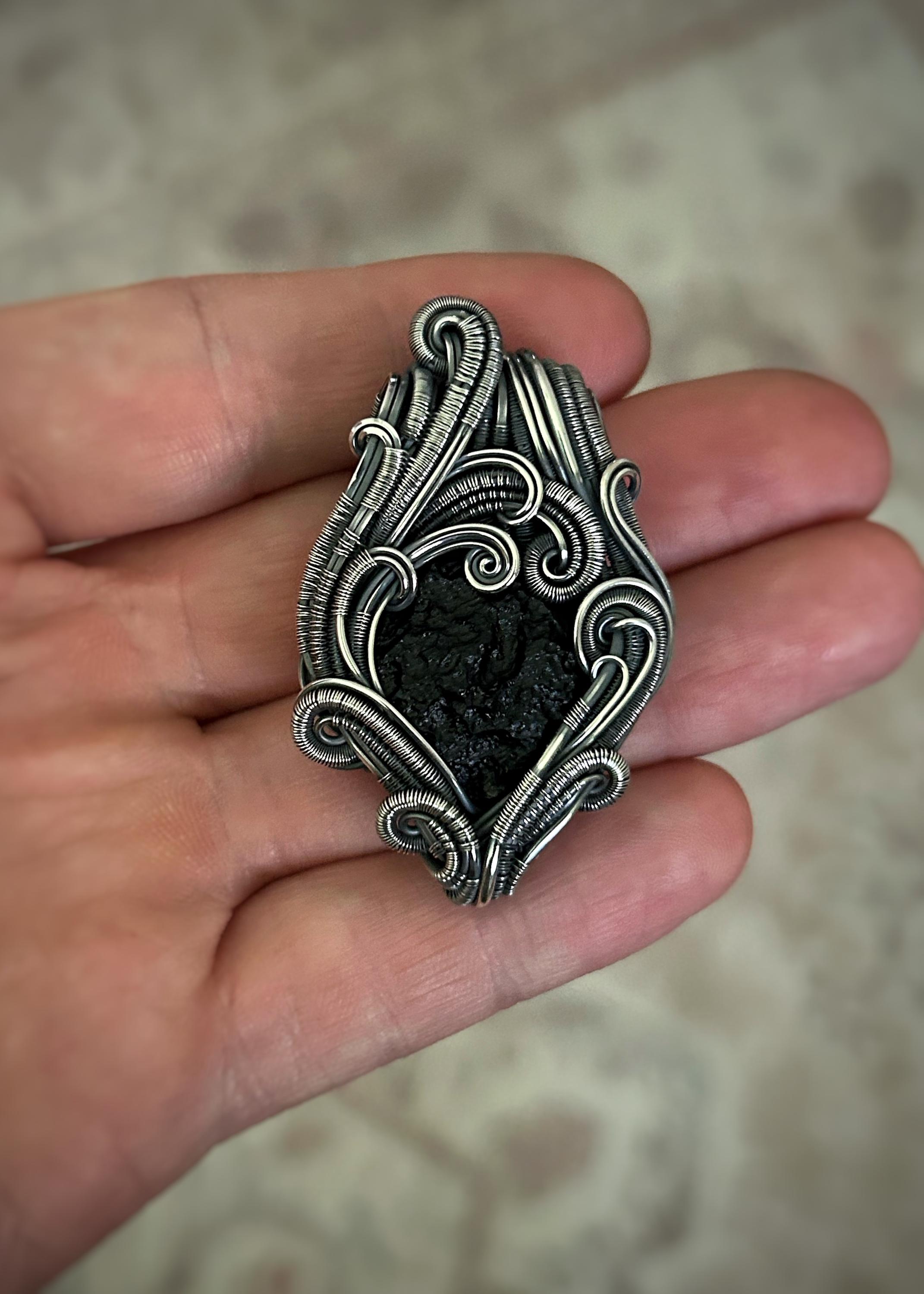 モルダバイトペンダント // クルムモルダバイト // ワイヤーラップ