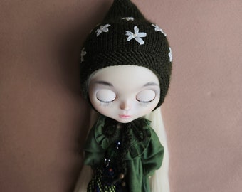 Blythe hat moss dark green white flowers woodland gnome pixie elf outfit knitted Pullip clothes