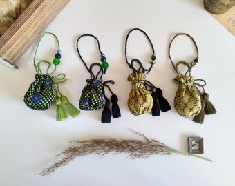 Doll Silk Purse: Miniature Tassel Bag for Blythe, BJD 1/6