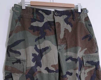 Vintage Camo Cut Off Shorts 31" Waist Cargo Pockets Woodland Camo Army Fatigues Work Pants Camo Pants Gender Neutral Button Fly Outdoors