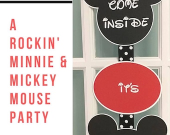 Minnie Mouse and Mickey Mouse Come Inside It's Fun Inside door sign