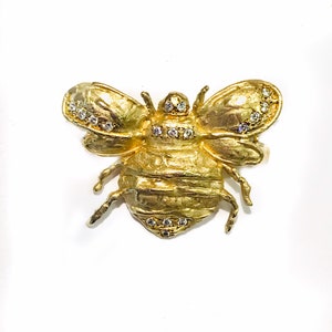 Bee , yellow gold bee, diamond bee