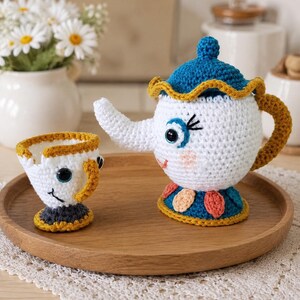 Schema per realizzare all'uncinetto teiera e tazza da tè in stile amigurumi (download in PDF)