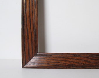 Arts & Crafts, Solid Oak Picture Frame, Vintage c.1910, Very Beautiful Active Grain, Original Patina, Fine Edge Details, Ready to Use