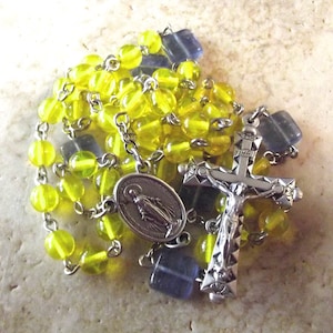Yellow Art Glass Catholic Rosary