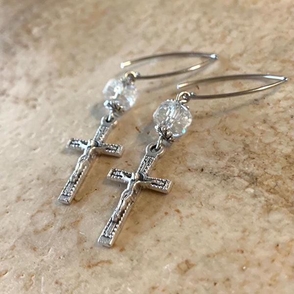 Silver Crucifix Cross Ear Studs With Sparkling Crystal – Unisex 1 Pair