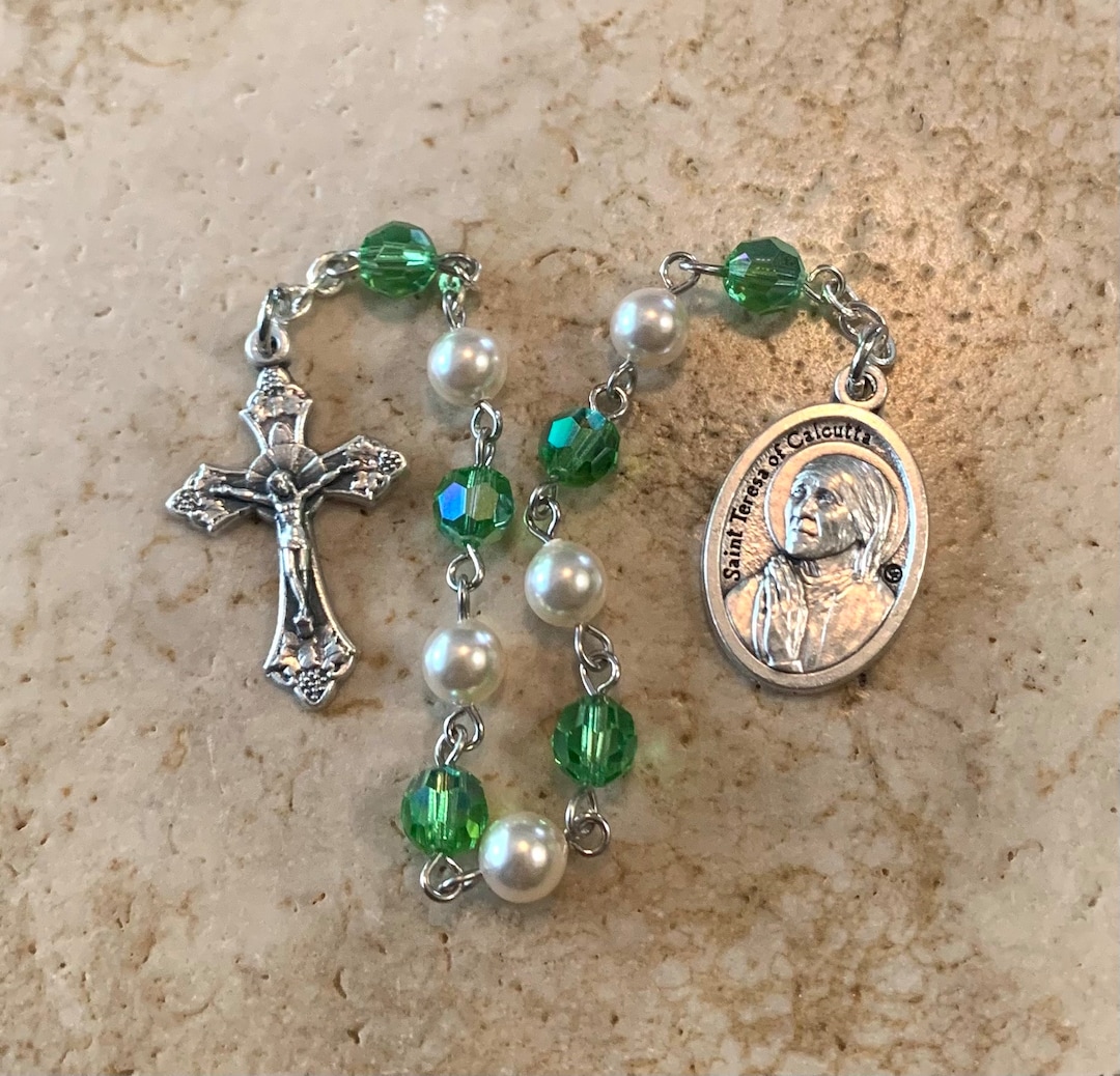 St. Mother Teresa of Calcutta Pearl and Green Rosary - Etsy
