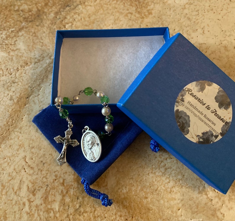St. Mother Teresa of Calcutta Pearl and Green Rosary - Etsy