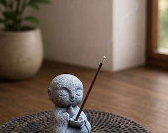 Piccolo porta incenso a forma di monaco Jizo | Bruciatore di incenso in pietra a forma di Buddha Zen | Decorazione spirituale per la casa, regalo per meditazione e consapevolezza, statua Feng Shui