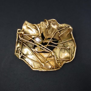 Brutalist Pearl Brooch 14k c. 1970, Modernist Brooch, Modernist Jewelry, Brutalist Jewelry, Gold Modernist Jewelry, Gold Brutalist Jewelry