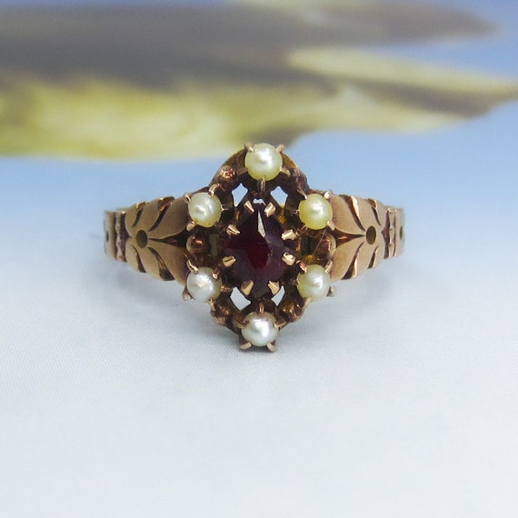 Antique Victorian Garnet and Pearl Ring 14k c. 18… - image 1