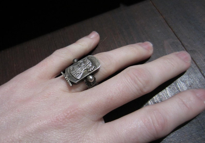 Vintage Ring, Egyptian Revival Pharaoh Ring Sterling Silver c. 1960, Vintage Jewelry, Egyptian Ring, Egyptian Revival Jewelry image 7