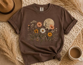 Mondschein Wildblumen T-Shirt | Floral Mond Grafik Tee