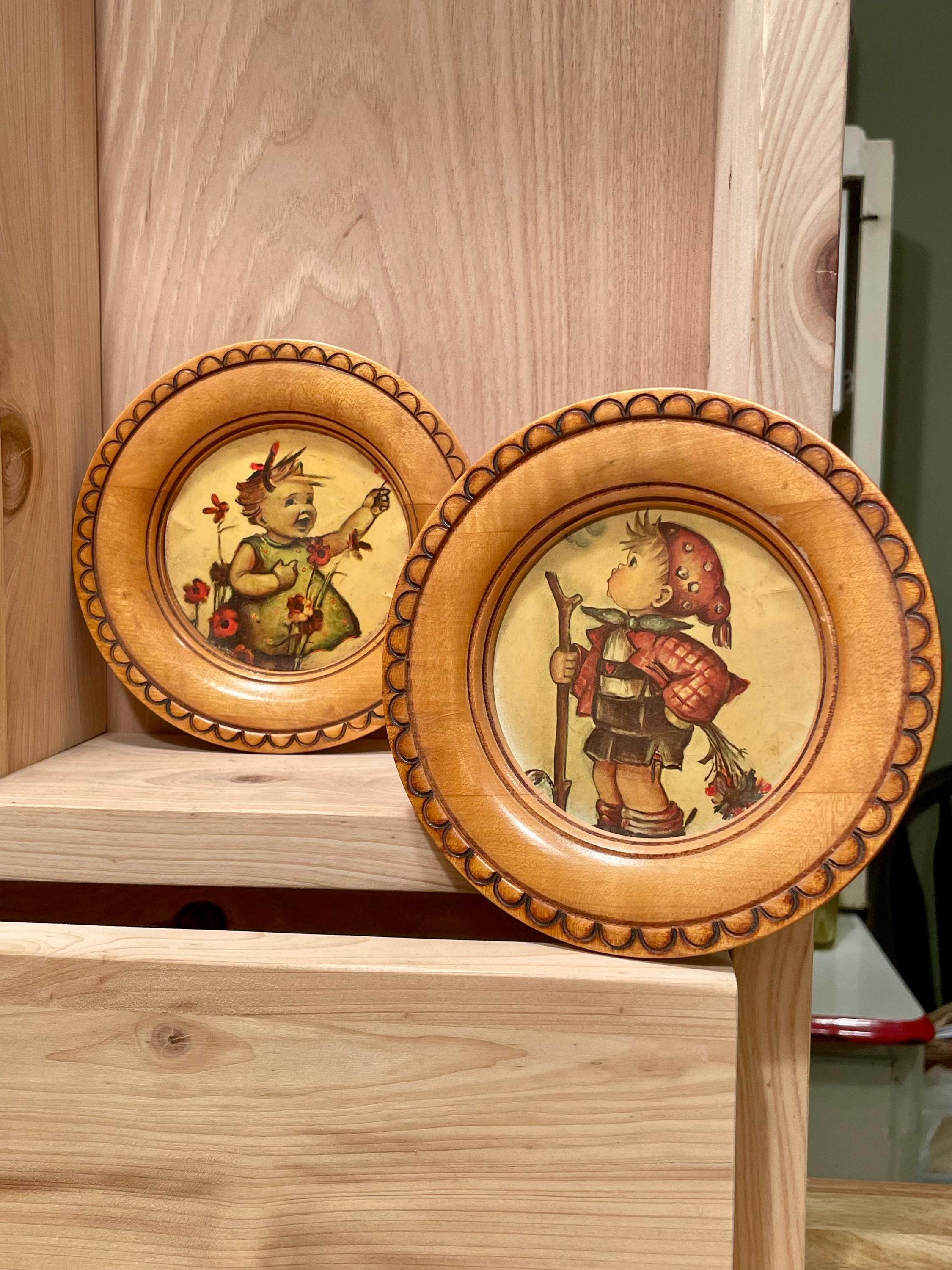 ゲーベル社Hummel(ヒュンメル)のイヤープレート12枚,ボード,小冊子付き Hummel Wooden Plate - Etsy