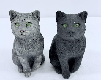 Vintage Sandicast Cat Figurines Pair Silver Tabby M751 Solid Black M710 Made USA