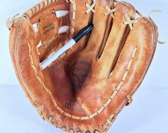 Vintage Wilson A9820 Softball Baseball Glove RHT Leather Dual Hinge Korea 11"