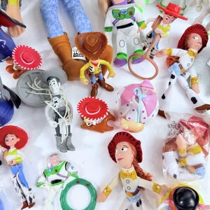 Figurine articulée Toy Story Disney Pixar, LOT de 20 pièces et plus Woody Buzz Jesse Zurg image 7
