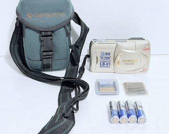 Olympus Camedia D-490 Zoom 2.1MP Digital Point Shoot Camera W/ 2 Mem Cards Case